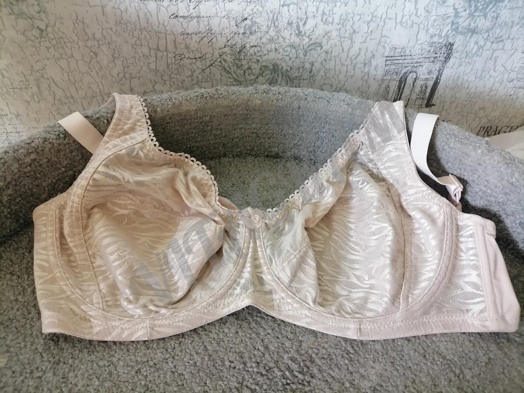 Бюстгальтер 95 Д, 95 E