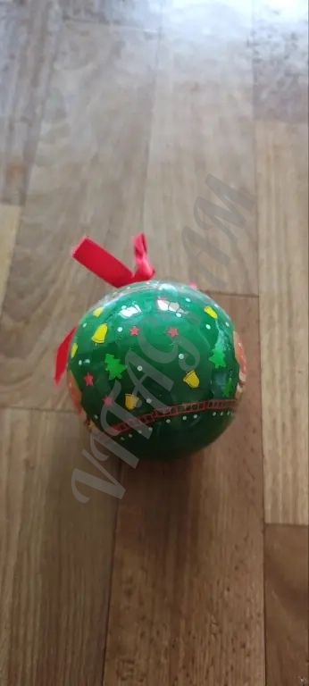 Ёлочный шар с лошадкой