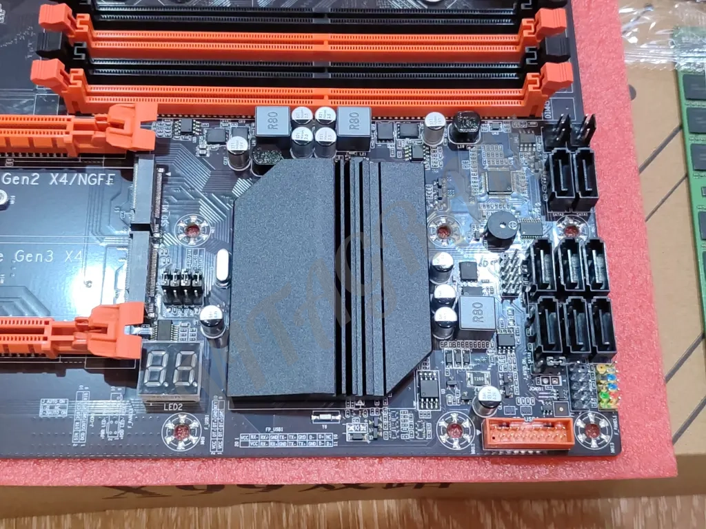 Двухпроцессорная мaтepинкa, 2*2695 v4 18/36, 16Гб