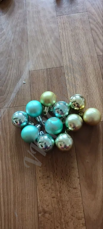 Новогодние игрушки на елку