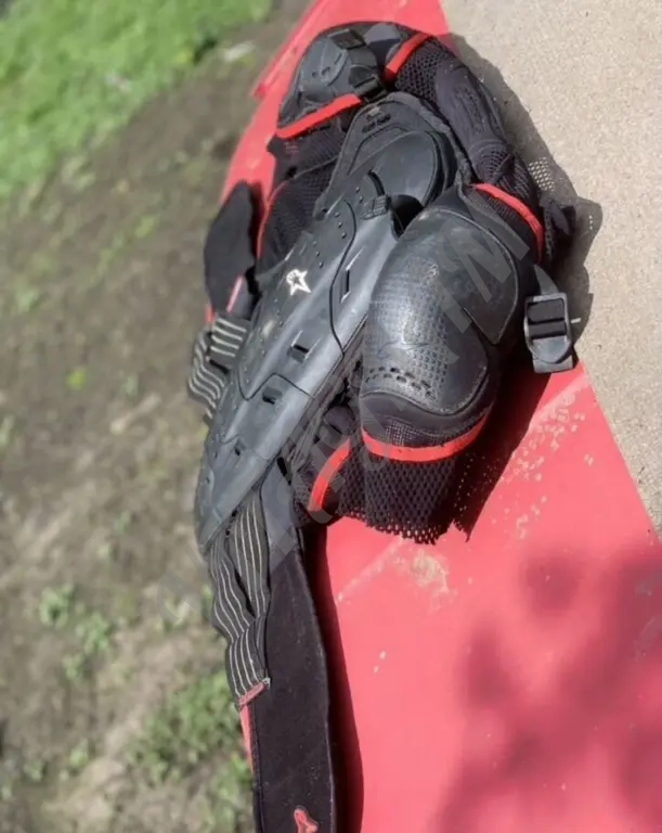 Черепаха alpine stars bionic jacked 2, без локтей