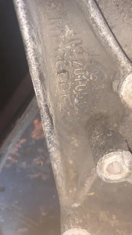 Помпа Mercedes Benz w124 w123 w190