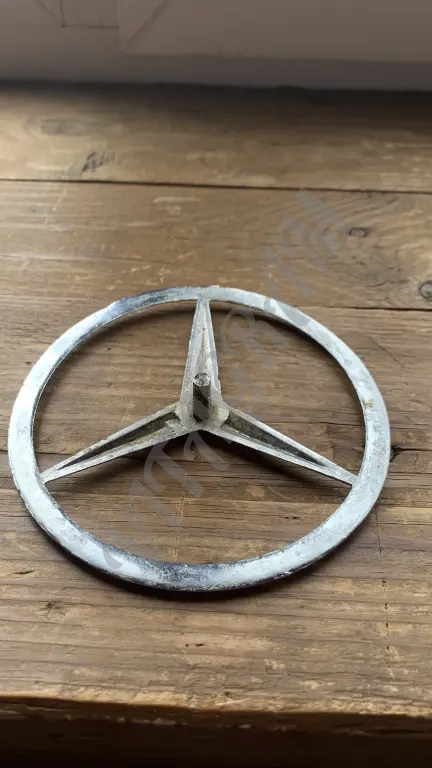 Эмблема mercedes benz w126 задняя