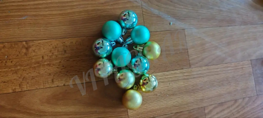 Новогодние игрушки на елку