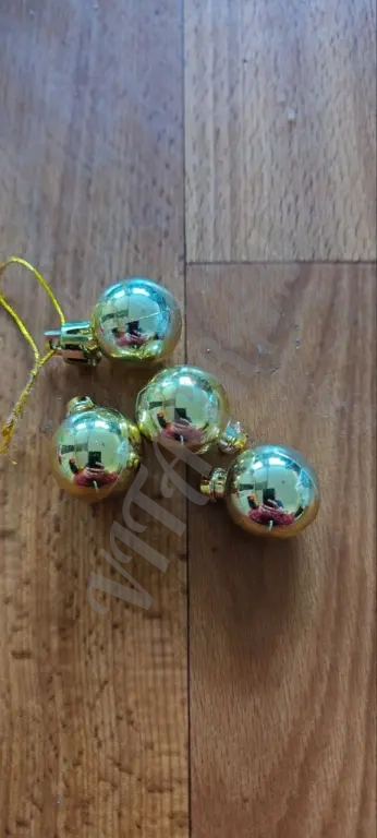 Новогодние игрушки на елку