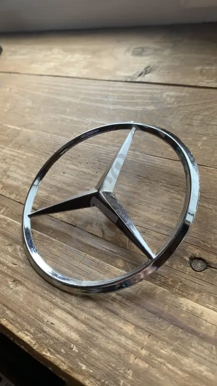 Эмблема mercedes benz w126 задняя