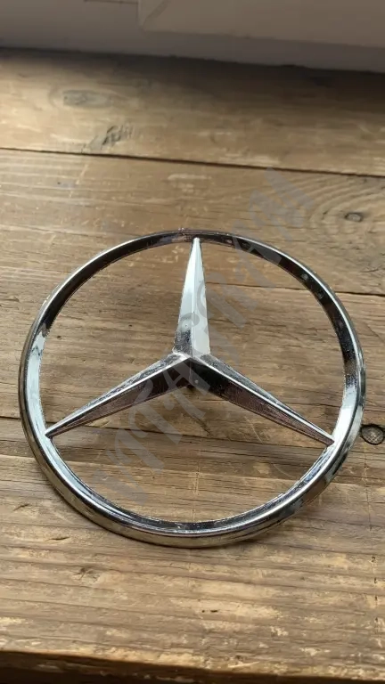 Эмблема mercedes benz w126 задняя