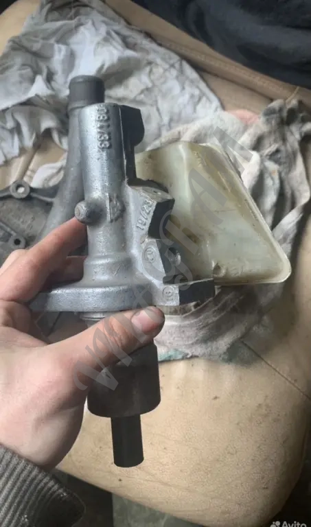 Главный тормозной цилиндр Mercedes-Benz w190