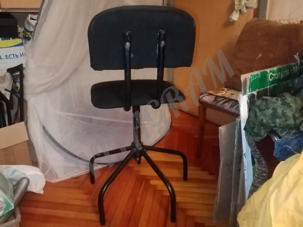 Стул винтовой для швеи