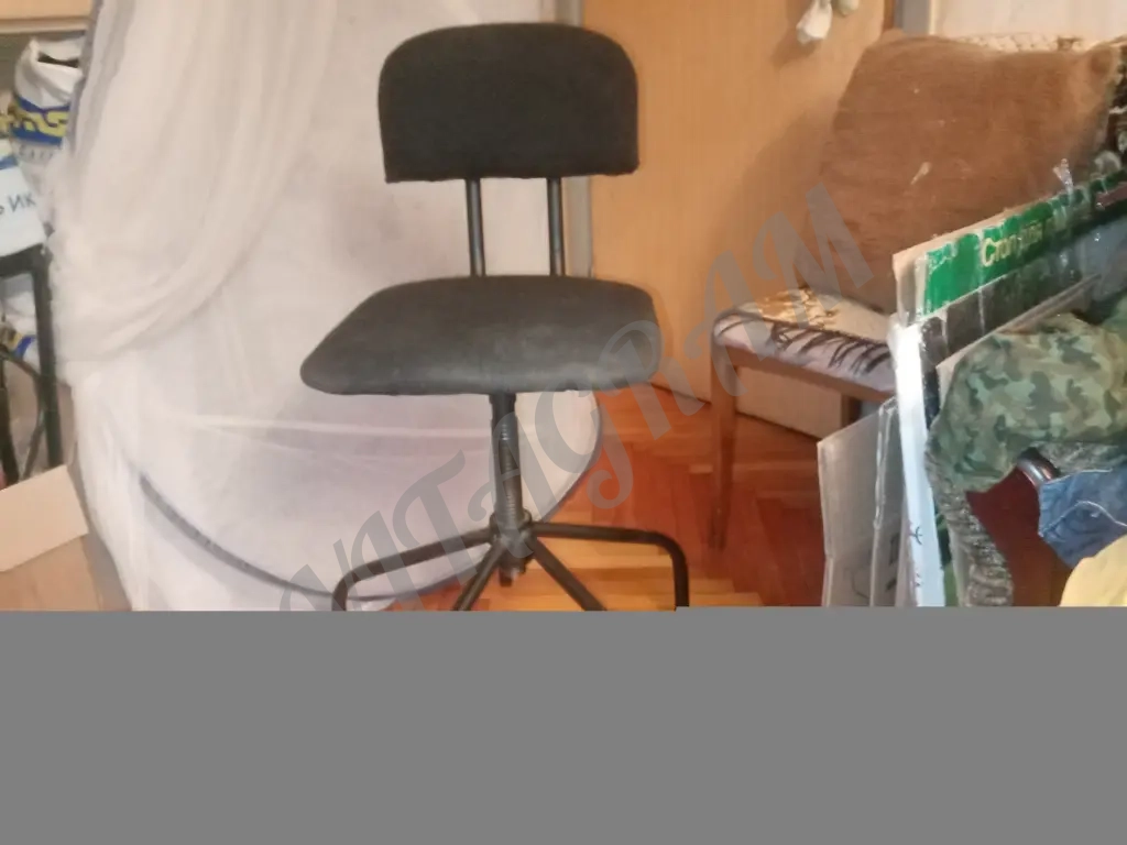 Стул винтовой для швеи