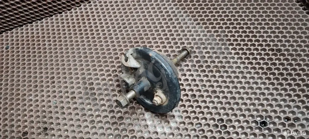 Тормозной механизм переднего колеса электро велосипеда