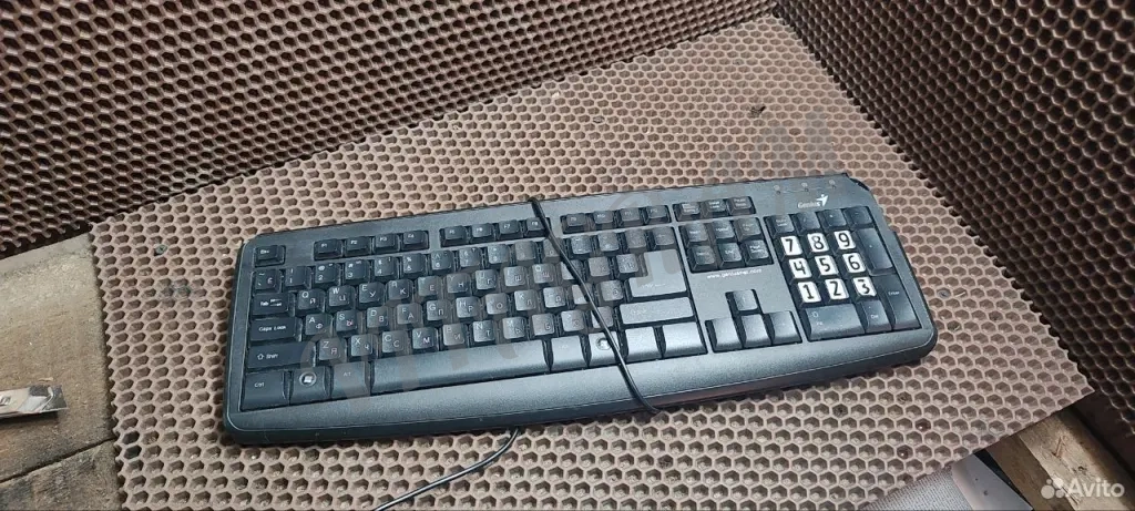 Клавиатура б.у в рабочем состоянии