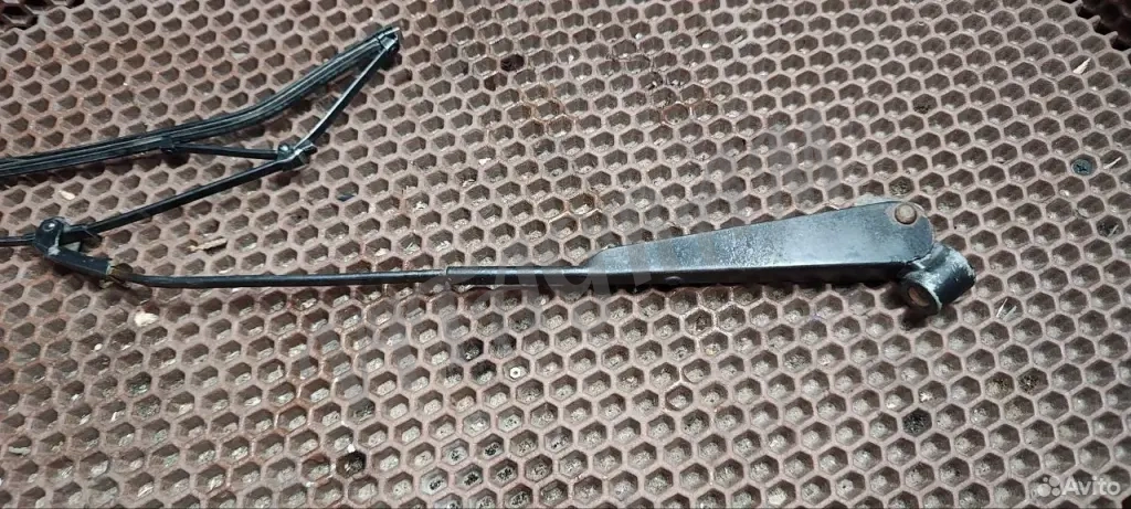 Поводок дворника ваз