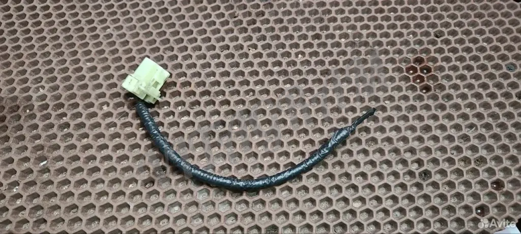 Разъём Активатора замка крышки бензобака Kia Optim