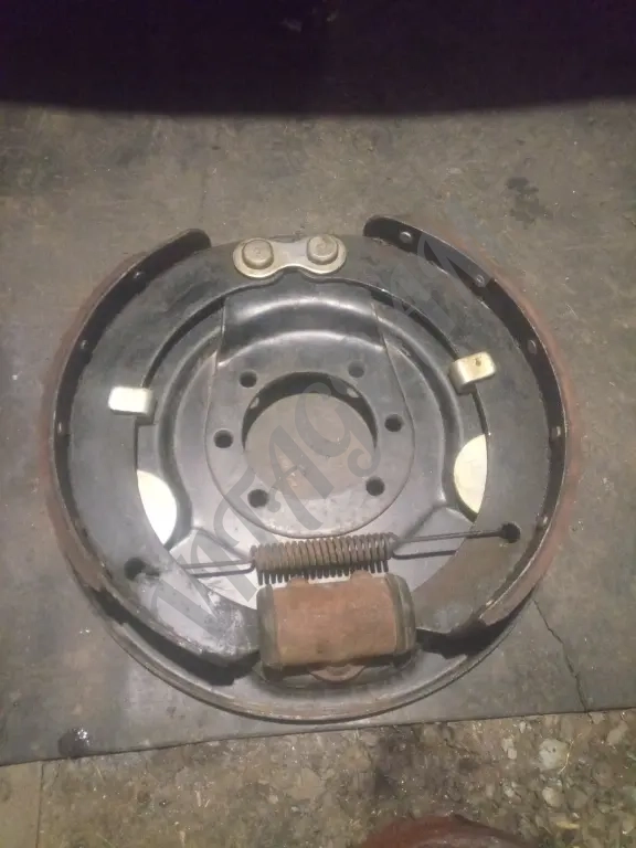 Тормозной щит переднего колеса Газ53