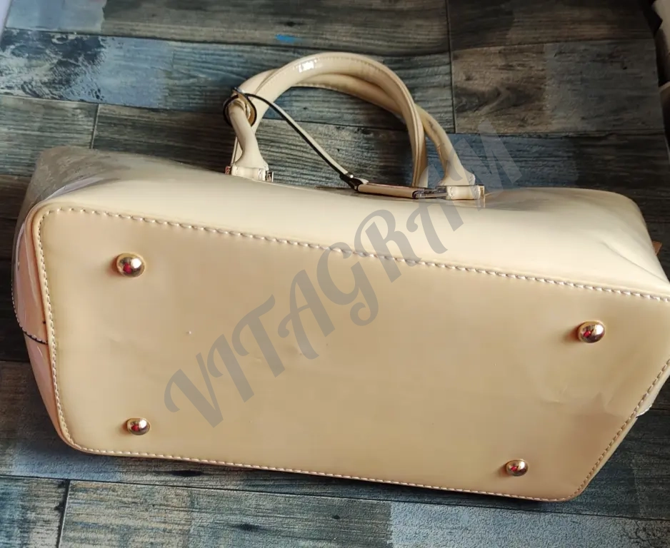 Сумка лакированная Виктория Бэкхем