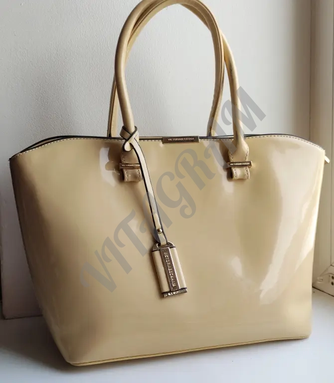 Сумка лакированная Виктория Бэкхем