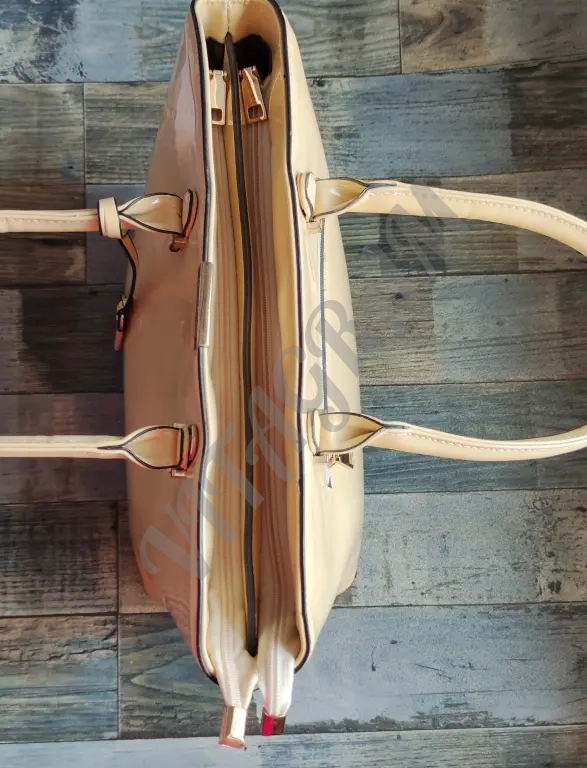 Сумка лакированная Виктория Бэкхем