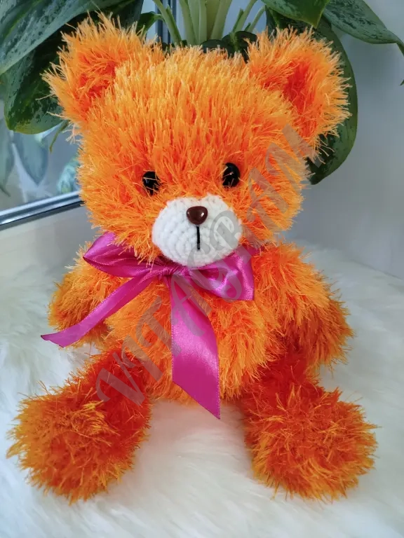 Вязаный, мягкий медвежонок