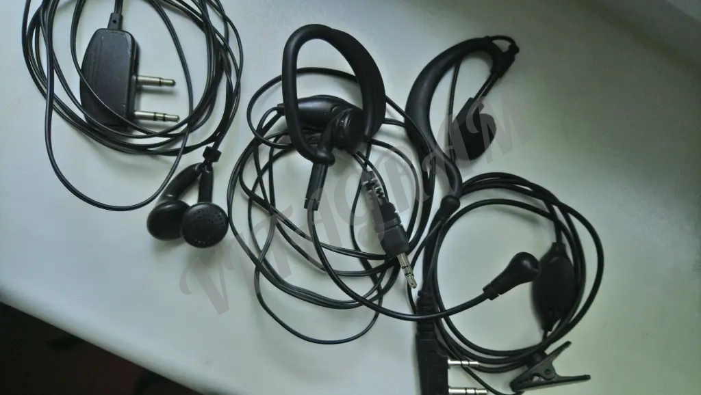 Midland. Рации, наушники и три микрофона в хорошем состоянии