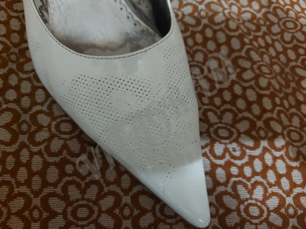 Туфли женские,белые,38р,натуральная кожа,лак