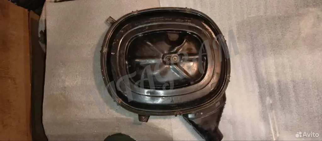 Корпус воздушного фильтра Mercedes-Benz C-Class