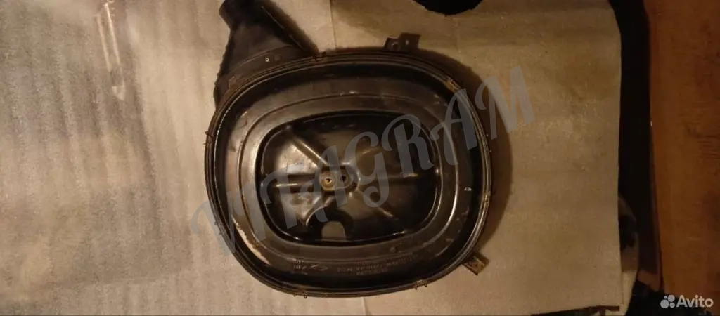 Корпус воздушного фильтра Mercedes-Benz C-Class