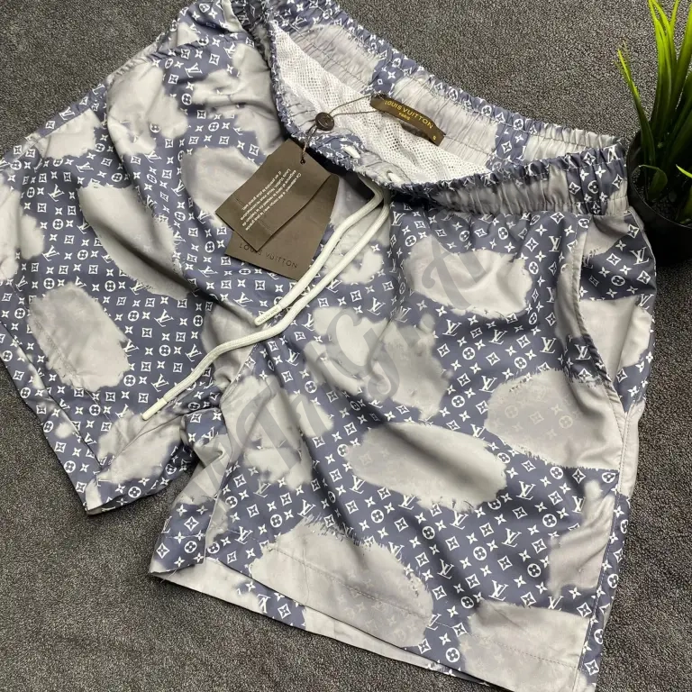 Philip Plein, Louis Vuitton, Dolce & Gabbana, Burberry, Versace, Palm Angels, Dior, Prada.Шорты повседневные и пляжные мировых известных брендов