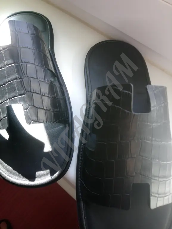 Hermes. Шлёпанцы кожаные мужские