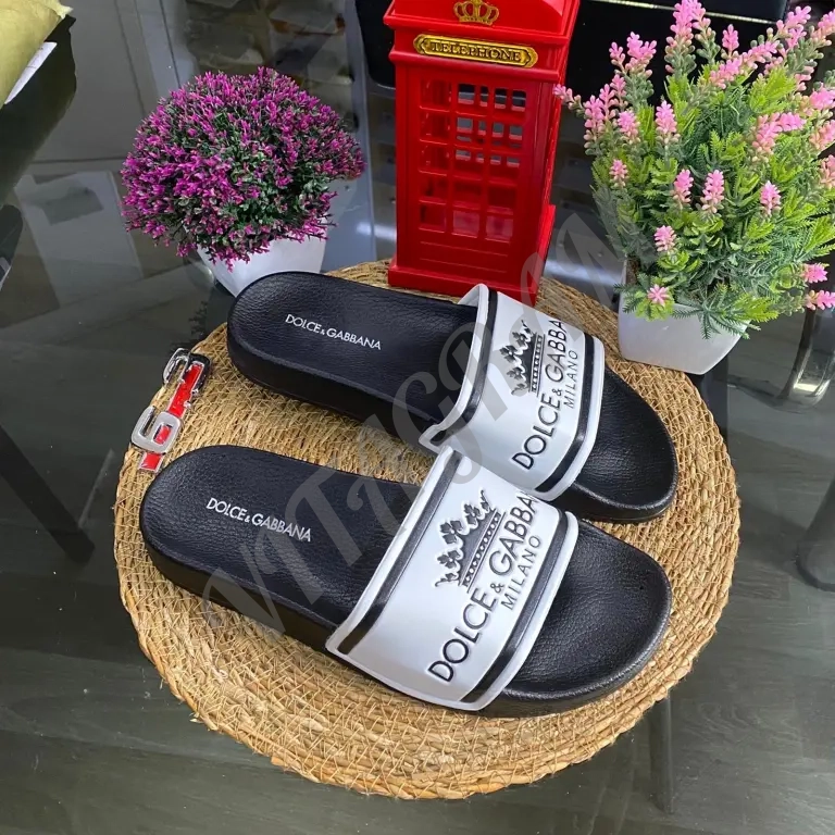 Gucci, Givenchy, Louis Vuitton, Boss, Calvin Klein, Dolce & Gabbana, Emporio Armani. Шлёпки