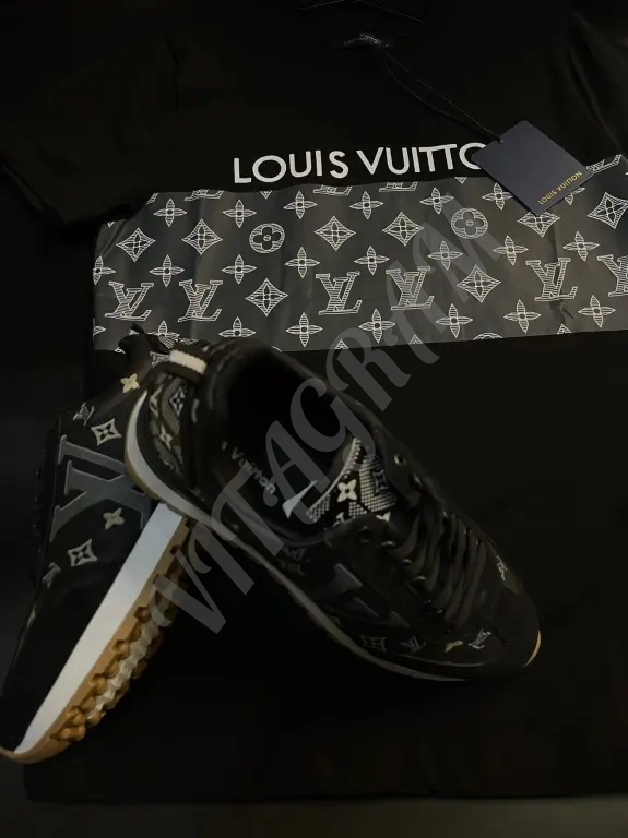 Louis Vuitton. Кроссовки