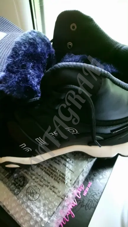 Adidas. Кроссовки зимние