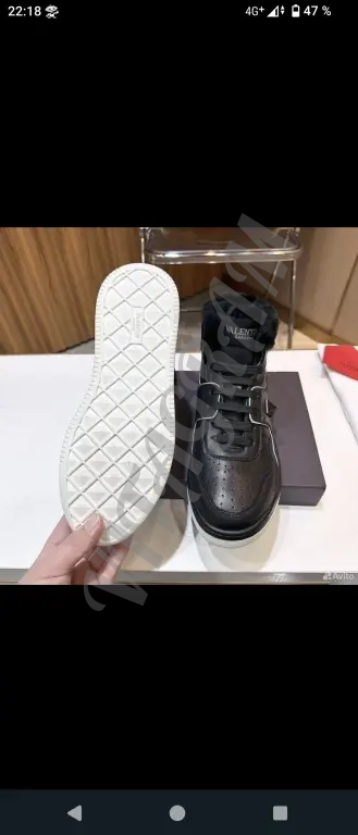 Valentino. Кроссовки зимние