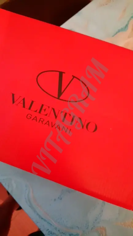 Valentino. Кроссовки высокие
