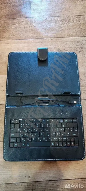 Чехол с клавиатурой для планшета