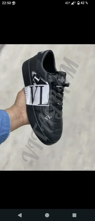 Valentino. Кроссовки