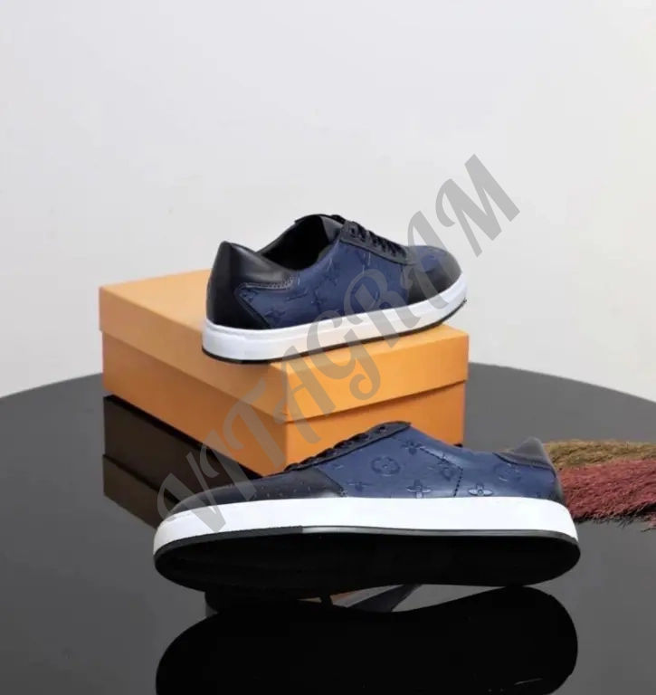 Louis Vuitton. Кроссовки