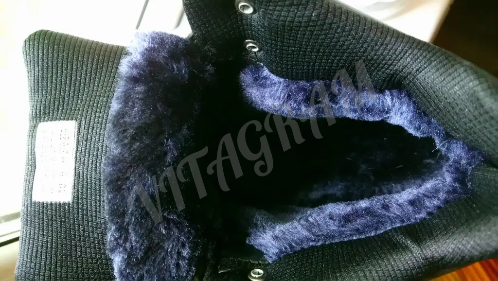 Adidas. Кроссовки зимние