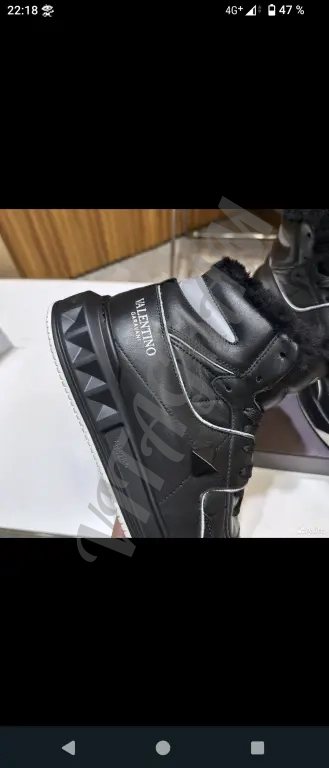 Valentino. Кроссовки зимние