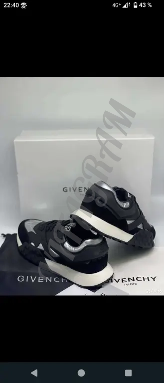 Givenchy. Кроссовки