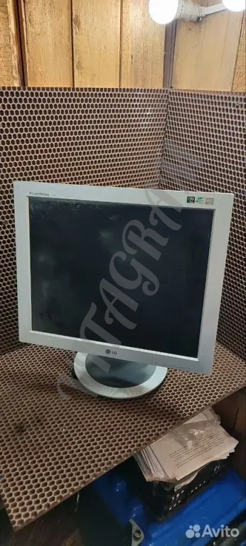 Монитор LG не включается