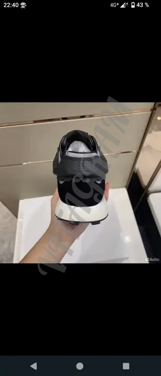 Givenchy. Кроссовки