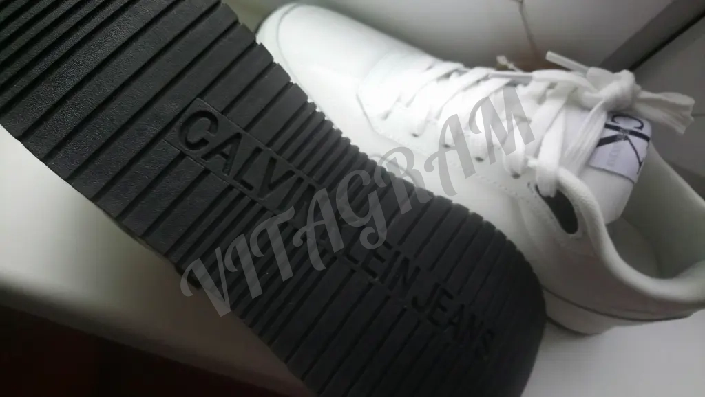 Calvin Klein. Кроссовки