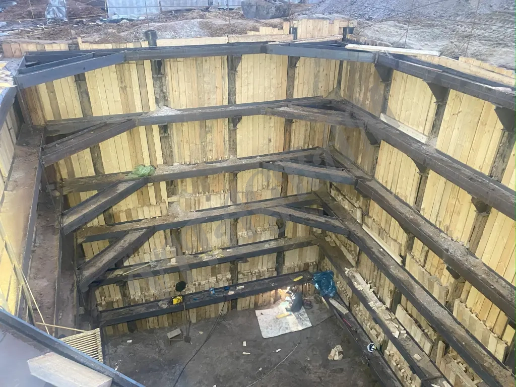 Продавливание стального футляра. Котлованы. Шахты. Штольни.