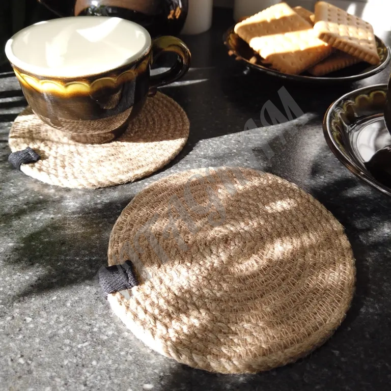 Сервировочная салфетка (подстаканник), джут, ручная работа