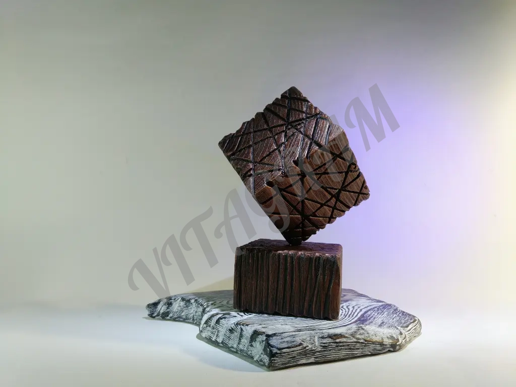 Куб из дерева, ручная работа.