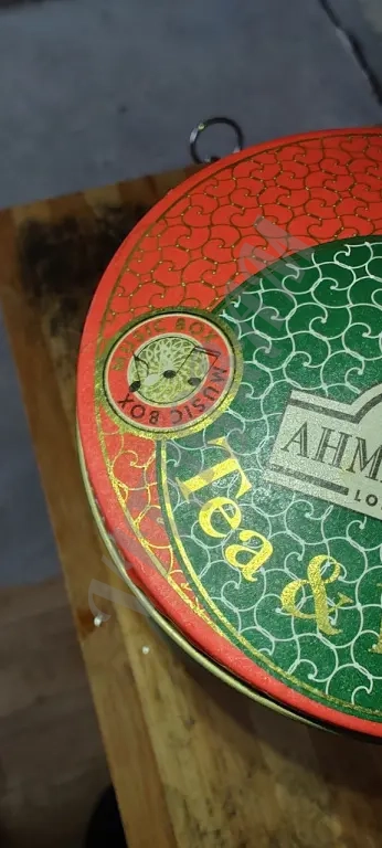 Новогодний подарок Музыкальная шкатулка чайница