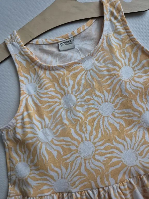 Платье Lc Waikiki для девочки 110/116см.