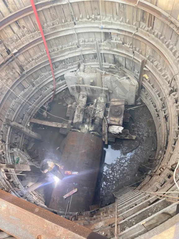 Продавливание стального футляра. Котлованы. Шахты. Штольни.