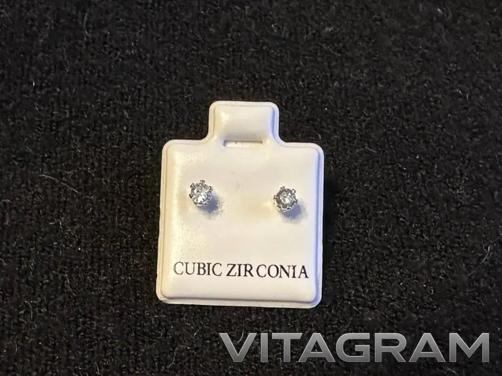 Гвоздики с цирконием, новые